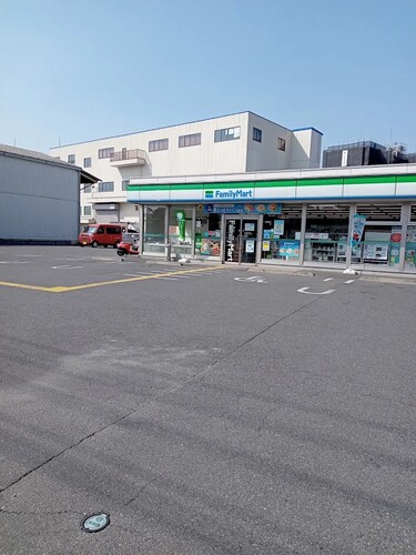 ファミリーマート草加瀬崎二丁目店