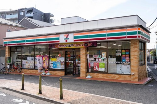 セブンイレブン足立亀田小前店