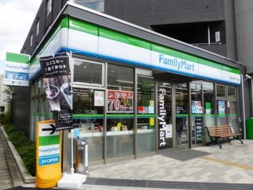ファミリーマート世田谷下馬一丁目店まで約140m