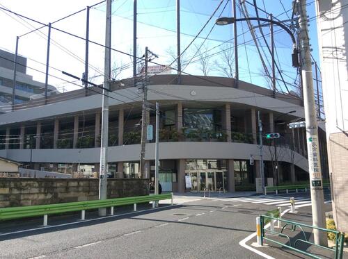 港区立小中一貫教育校白金の丘学園白金の丘小学校まで約495m