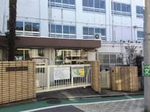 渋谷区立上原小学校まで約408m
