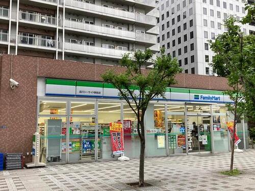 ファミリーマート品川シーサイド駅前店まで約140m