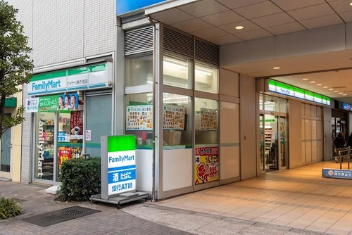 ファミリーマートワタナベ南千住店