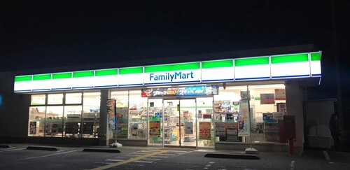 ファミリーマート三郷かまくら店