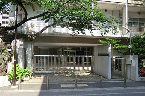 セブンイレブン西新宿5丁目中央店まで約141m