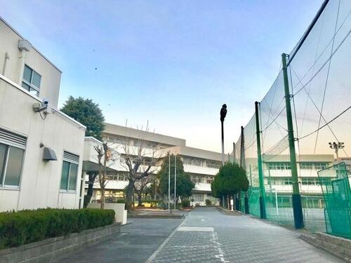 横浜市立鶴見中学校まで約520m