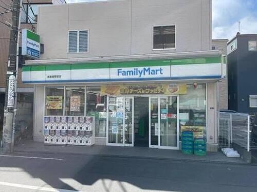 ファミリーマート南新宿駅前店まで約381m