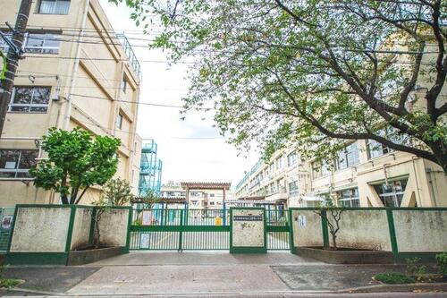 世田谷区立用賀小学校まで約1005m