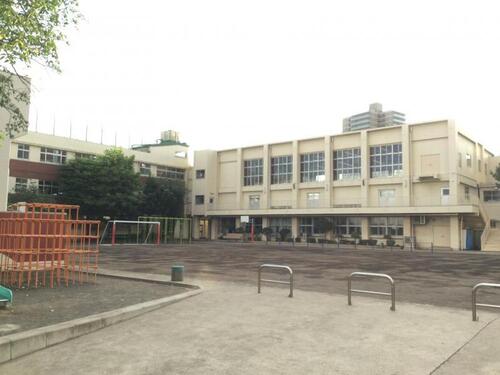 大田区立入新井第一小学校まで約287m