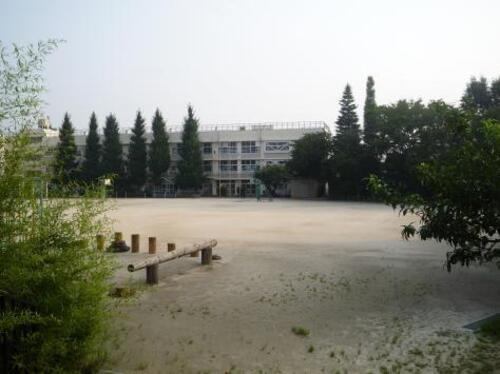 練馬区立小竹小学校まで約1000m