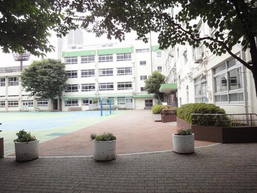 豊島区立朋有小学校まで約650m