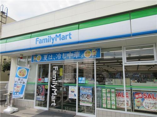 ファミリーマート皿沼二丁目店