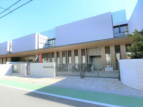 練馬区立下石神井小学校まで約525m