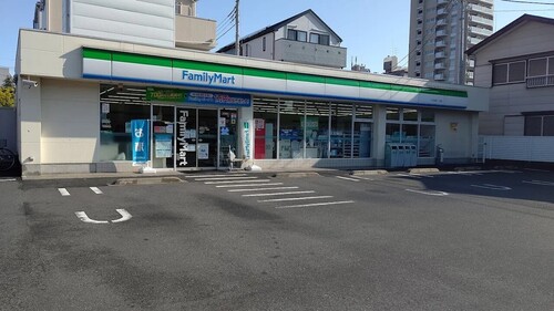 ファミリーマート戸田本町一丁目店