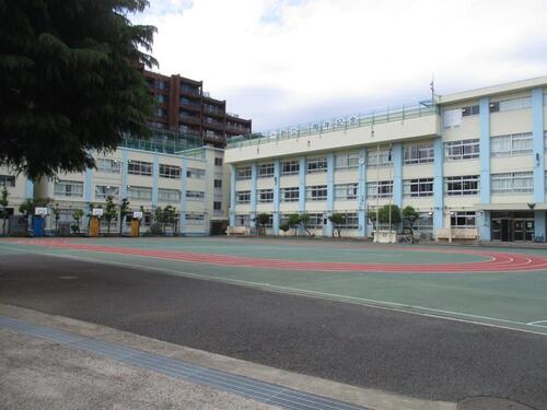 豊島区立高南小学校まで約144m