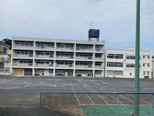 横浜市立山元小学校まで約294m