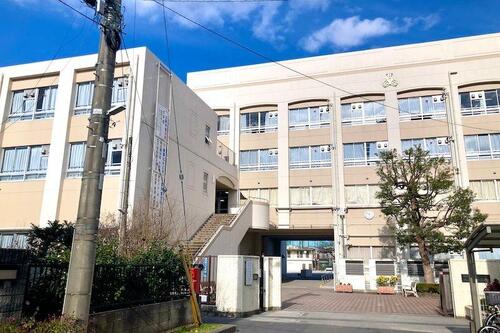川崎市立西高津中学校まで約850m