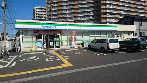 ファミリーマート川口南鳩ヶ谷店