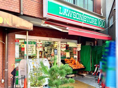 ローソンストア100北新宿店まで約82m