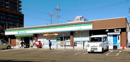 ファミリーマート川口元郷店