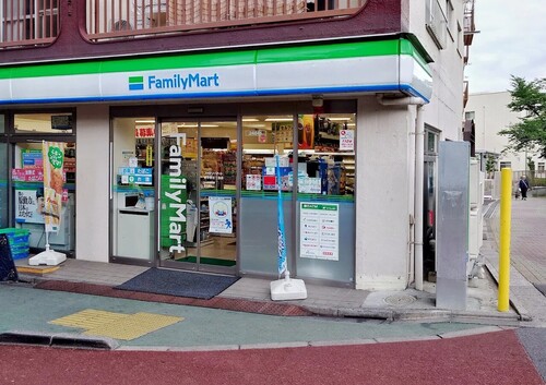 ファミリーマート東中野五丁目店