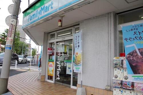 ファミリーマート新宿弁天町店