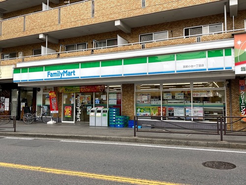 ファミリーマート足立小台一丁目店