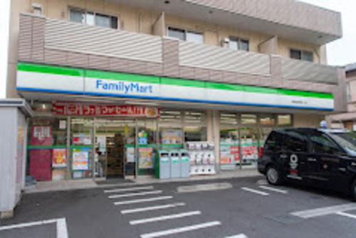 ファミリーマート 新宿税務署通り店