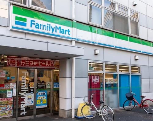 ファミリーマート西武東長崎駅前店