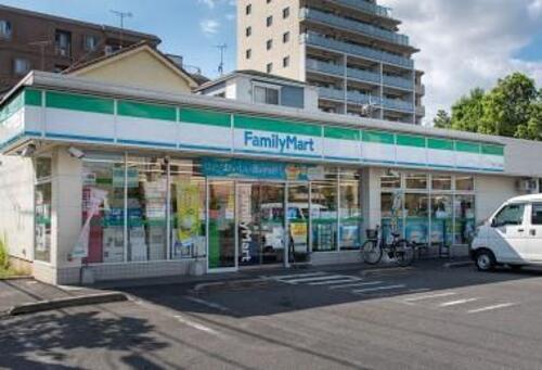 ファミリーマート加平三丁目店