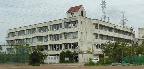 草加市立谷塚中学校