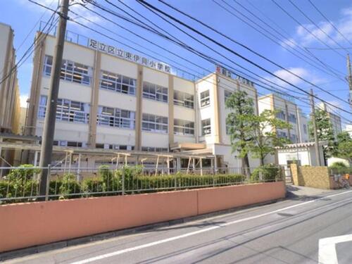 足立区立東伊興小学校