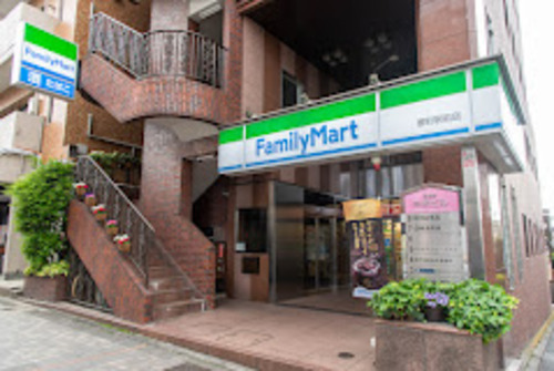 ファミリーマート 要町駅前店