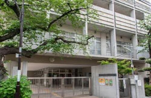 新宿区立西新宿中学校