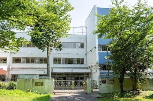 新宿区立東戸山小学校