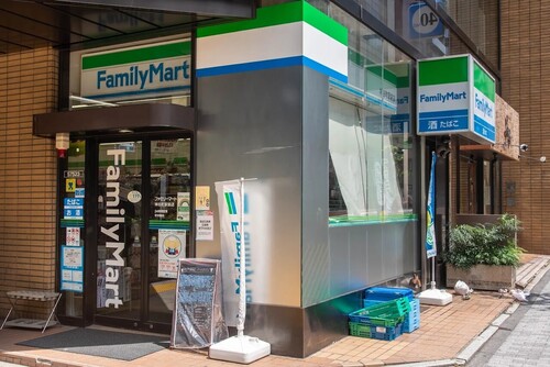 ファミリーマート神谷町駅前店