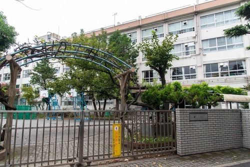 江戸川区立鹿本中学校