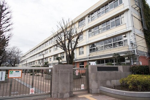 世田谷区立三宿中学校