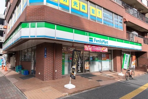 ファミリーマート王子明治通り店