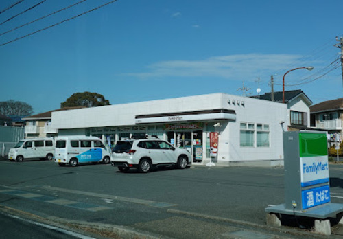 ファミリーマート 市川国府台店