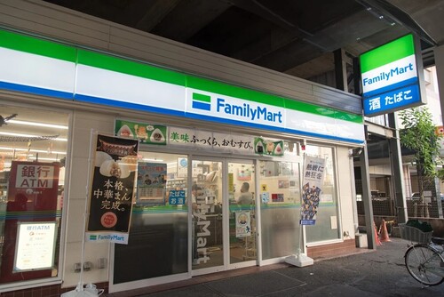 ファミリーマート本八幡駅西店