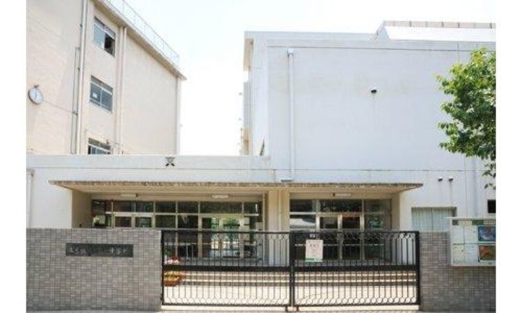 周辺 文京区立第一中学校まで155m 「進んで学習し、よく考える人」「責任を重んじ、思いやりのある人」「心身ともに健康で、ねばり強い人」