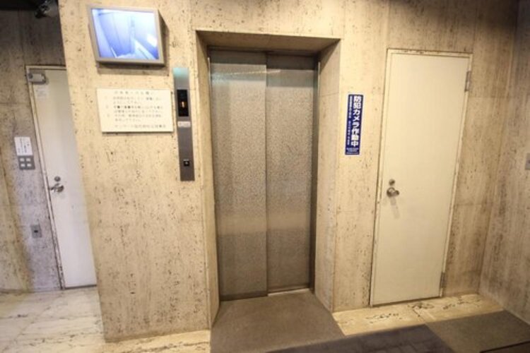 その他 エレベーターがございます。モニターが備わっており、中の様子が見える為安心してご利用頂けますね。