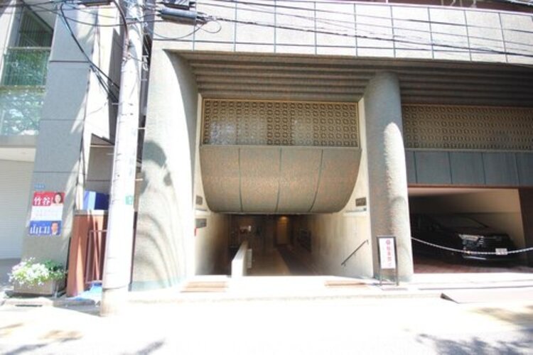 その他 素敵なアプローチを目にすると、きっとその先にも素敵な空間が広がっているんだろうなと期待が膨らんでしまいますよね。