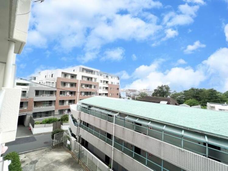 その他 【眺望】部屋から眺める景色はお部屋のインテリアの一部です。開放感ある景色は季節や天候によって変化する素敵な絵画ですね!