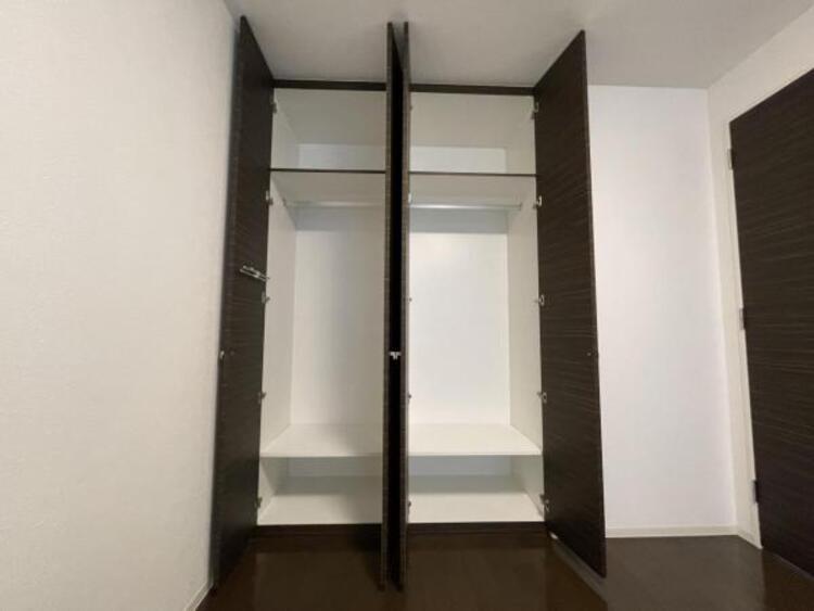収納 6畳の洋室。収納もしっかりあります。