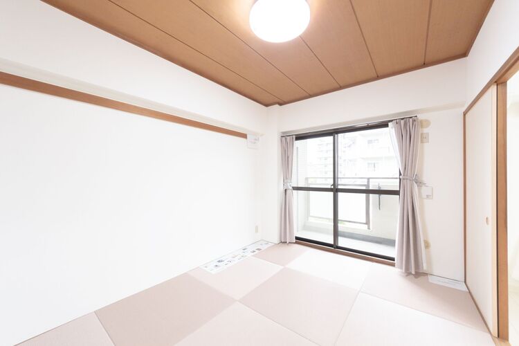 子供部屋 【和室】約6.0帖
◆◆ 【無料】 見学予約 受付中 ◆◆
TEL :0037-6008-7911 (通話無料)