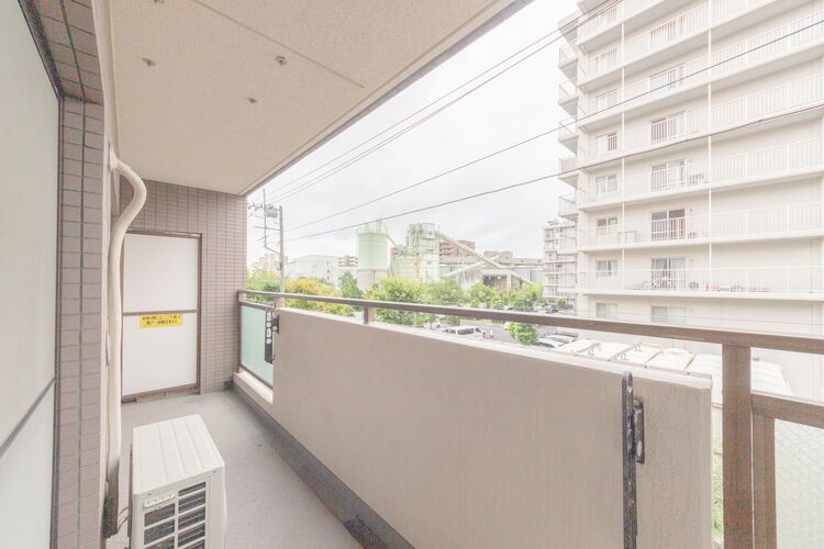 バルコニー 【バルコニー】
◆◆ 【無料】 見学予約 受付中 ◆◆
TEL :0037-6008-7911 (通話無料)