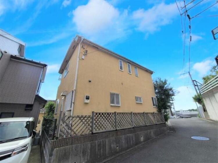 外観 【外観写真】家族の色を映し出す洗練された邸宅は、ずっと輝き続けながらいつしか街の風景に溶け込んでいきます。