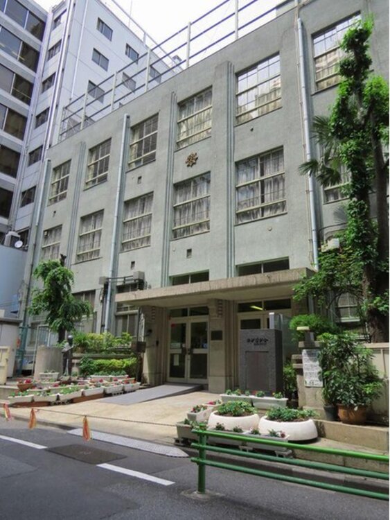 周辺 中央区立城東小学校まで2100m ●心豊かで思いやりのある子 ●自ら考え学ぼうとする子 ●進んで正しいことをする子 ●最後まで粘り強くがんばる子 ●健康に気をつけ体をきたえる子